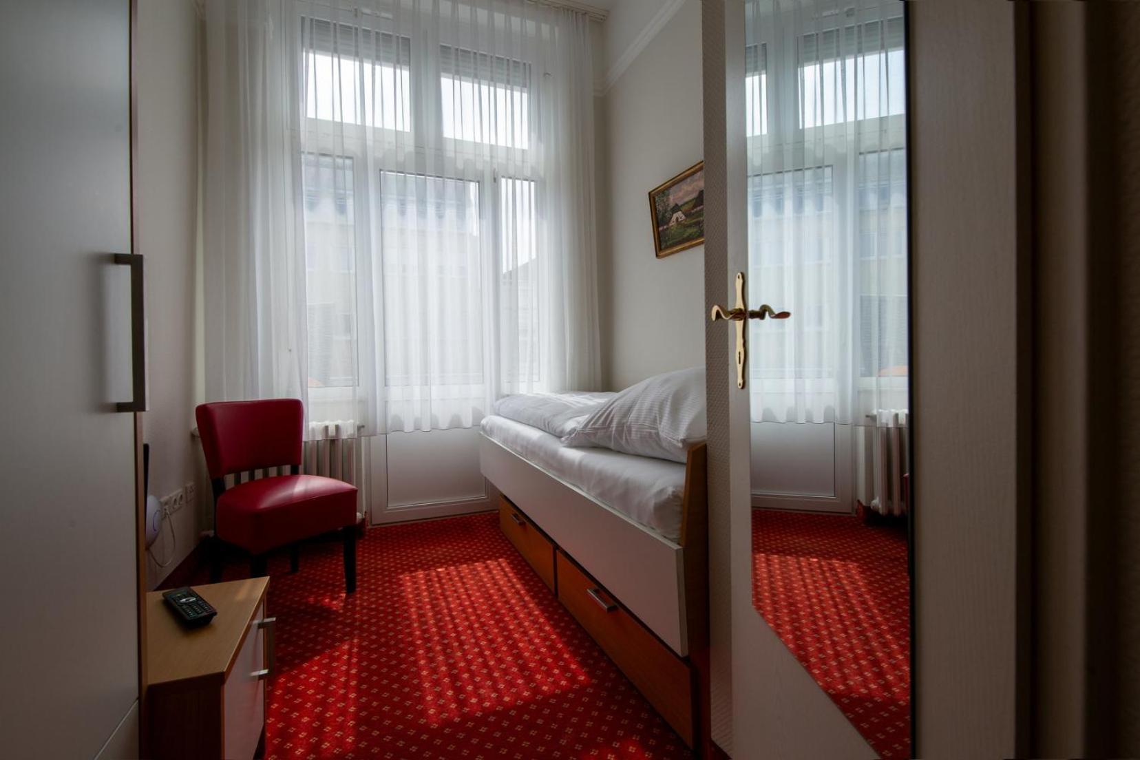 Logierhaus Extra Hotel นอร์เดอร์ไน ภายนอก รูปภาพ